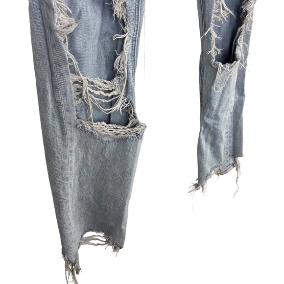 AMERICAN EAGLE MOM JEAN Comfort Stretch Waistband Light Wash Distressed Jeans 2 - Picture 7 of 16
